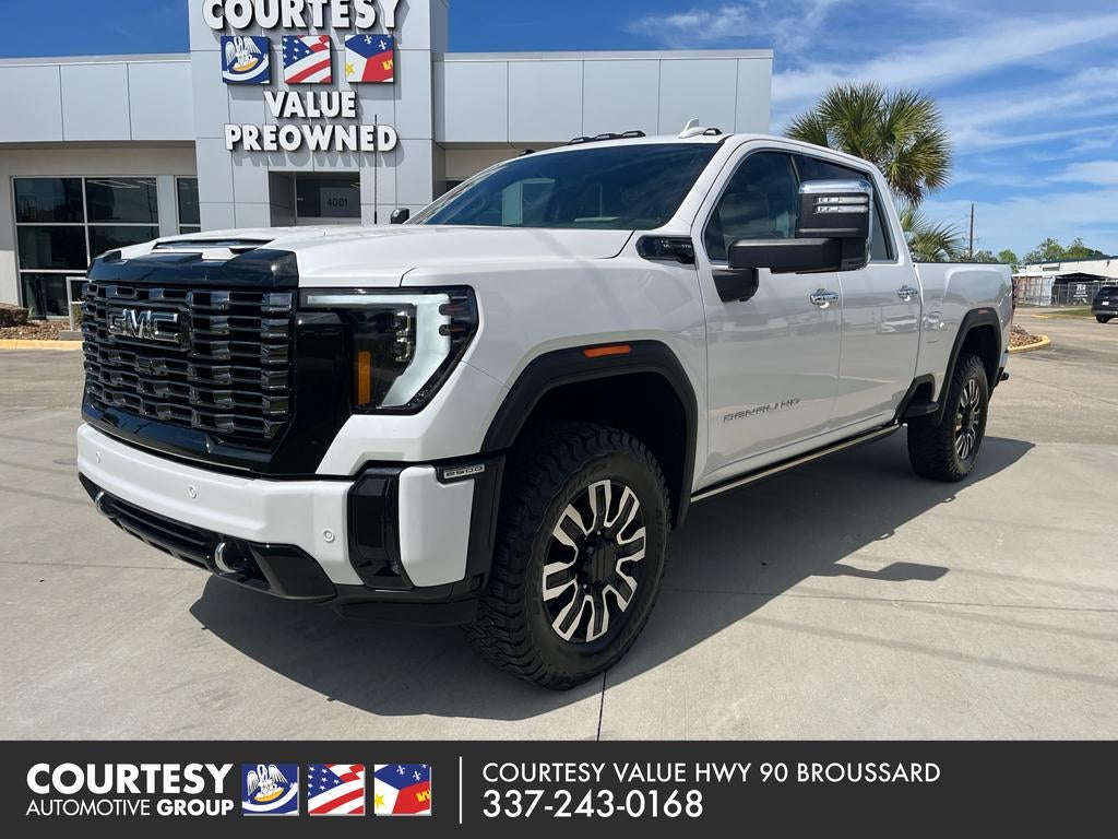 2025 GMC Sierra 2500 Denali Ultimate in White Frost Tricoat — front three-quarter view