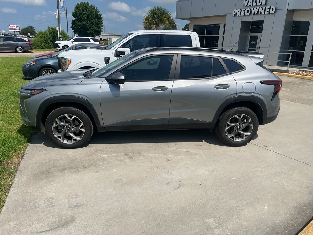 2025 Chevrolet Trax — side profile view